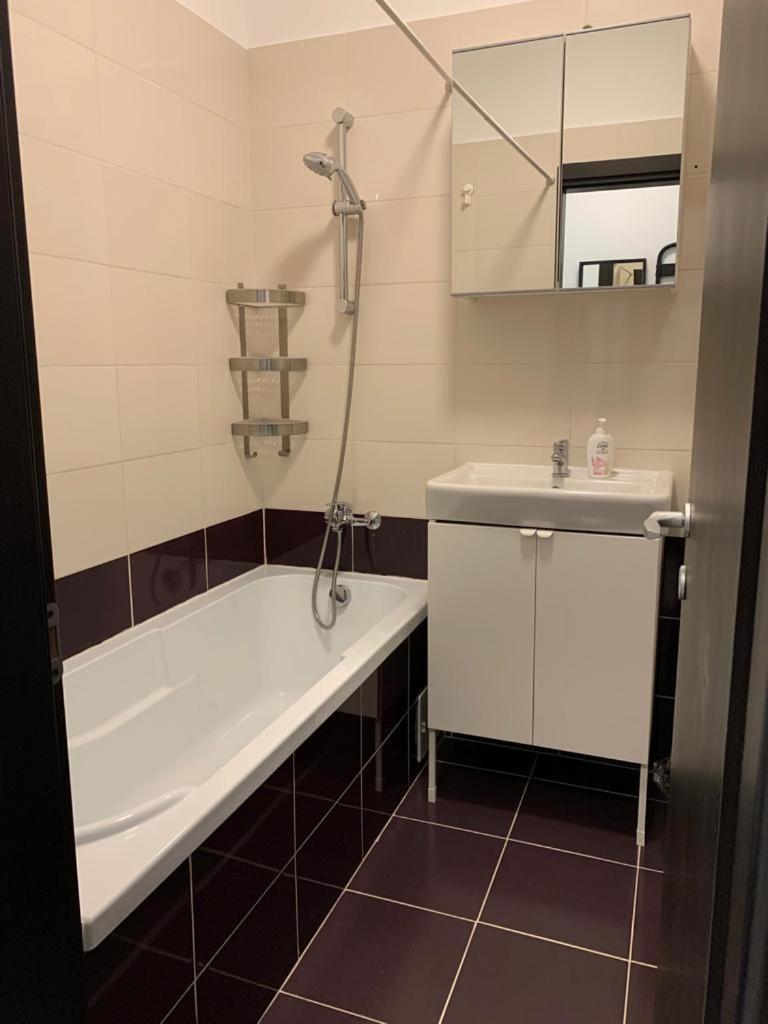 Cozystudio Close To Center- Comfort & Privacy Apartament
